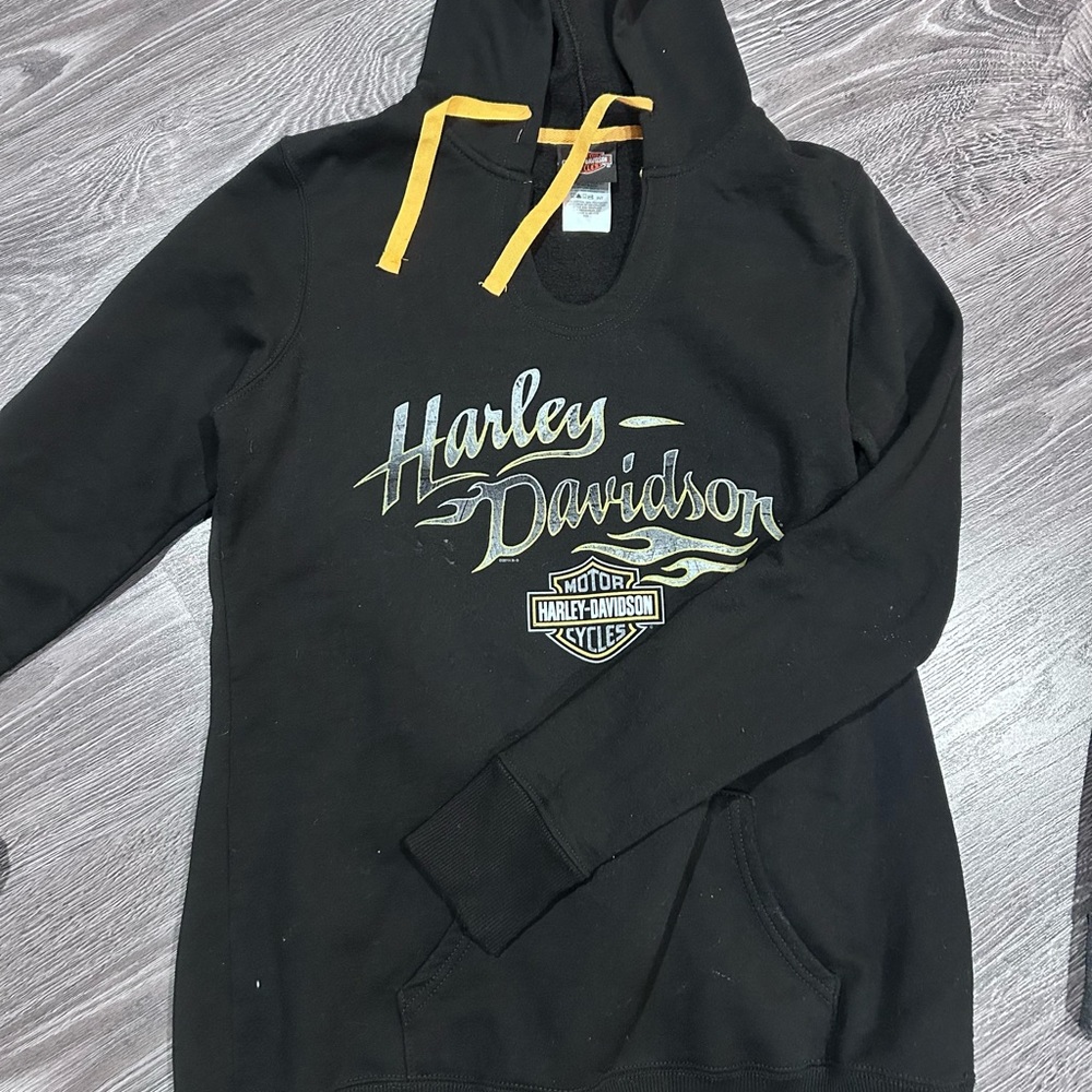 Harley-Davidson Black Sweatshirt with Gold Highlights